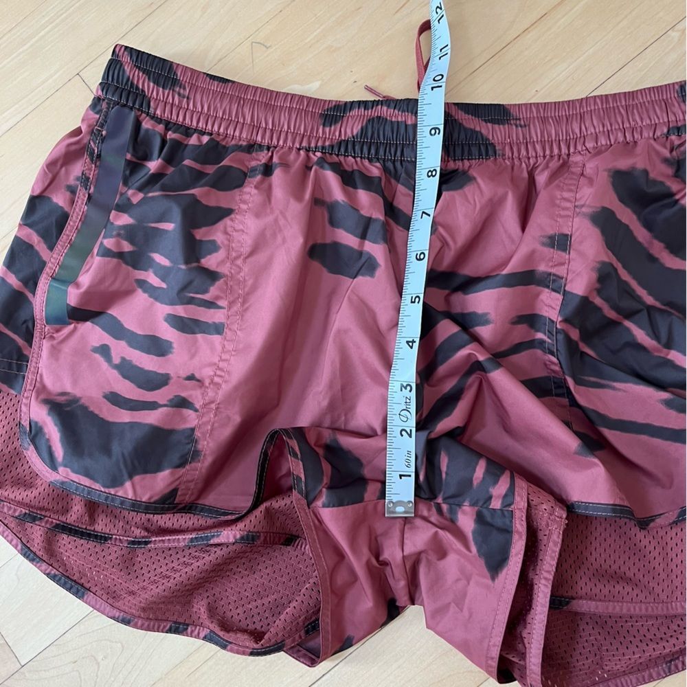 Adidas By Stella McCartney Run M20 Shorts in Red L - Picture 12 of 15